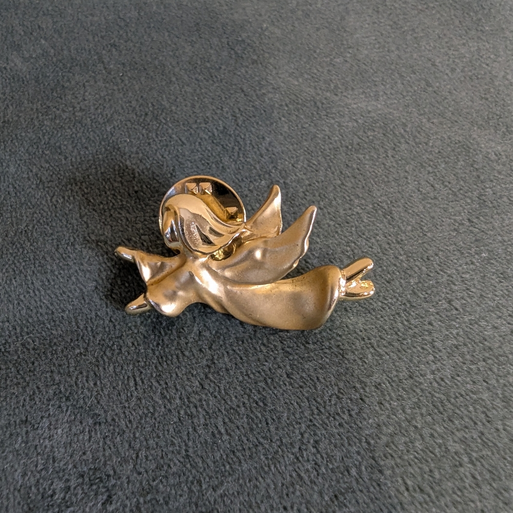 Vintage Gigi Giusti Gold-Tone Guardian Angel Brooch